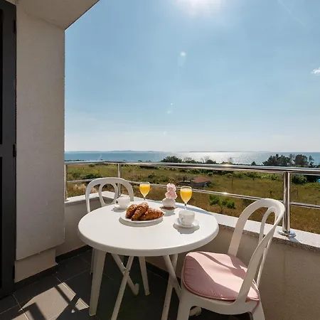 Malo Ferienvilla Privlaka, Pool, Boje, Wi-fi, Wallbox Apartman Privlaka