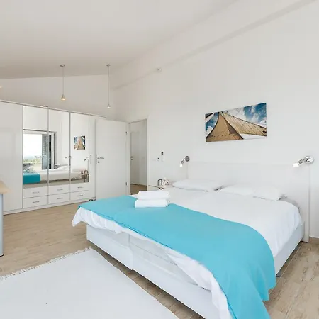 Malo Ferienvilla Privlaka, Pool, Boje, Wi-fi, Wallbox * Privlaka