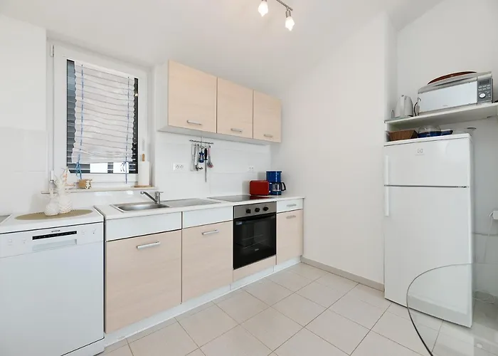 Malo Ferienvilla Privlaka, Pool, Boje, Wi-fi, Wallbox Lägenhet