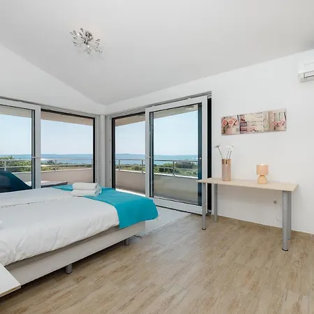 Malo Ferienvilla Privlaka, Pool, Boje, Wi-fi, Wallbox