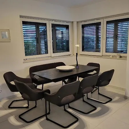 Malo Ferienvilla Privlaka, Pool, Boje, Wi-fi, Wallbox Privlaka (Zadar)