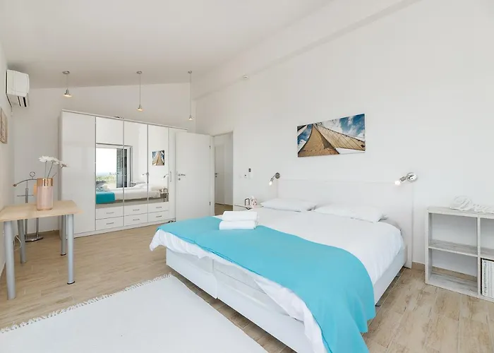 Malo Ferienvilla Privlaka, Pool, Boje, Wi-fi, Wallbox * Privlaka (Zadar)
