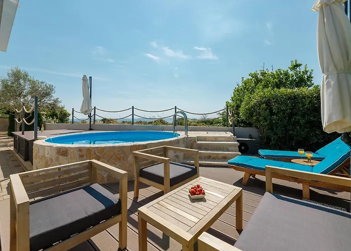 Malo Ferienvilla Privlaka, Pool, Boje, Wi-fi, Wallbox Lägenhet *
