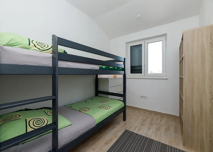 Malo Ferienvilla Privlaka, Pool, Boje, Wi-fi, Wallbox Lägenhet *